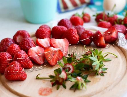 Lihtsaim maasika šarlott